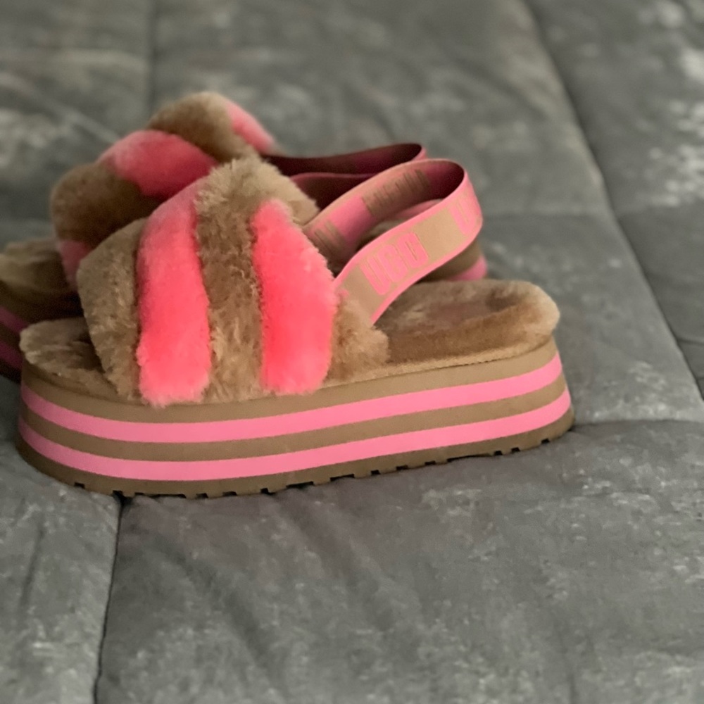 UGG , size 9